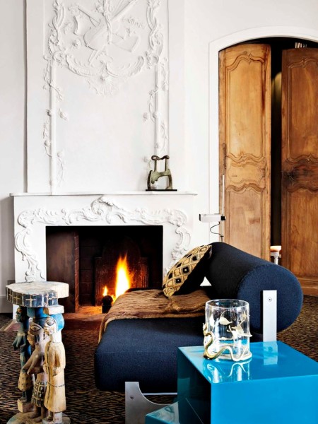white molding fireplace